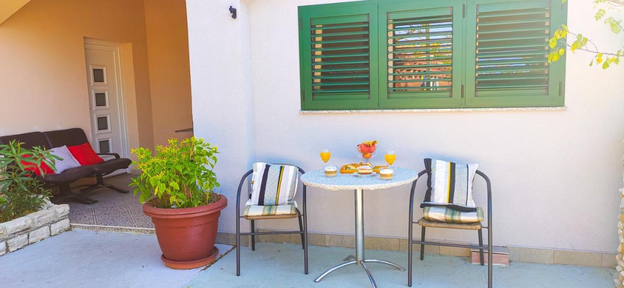 קרלובג Apartments Marija מראה חיצוני תמונה