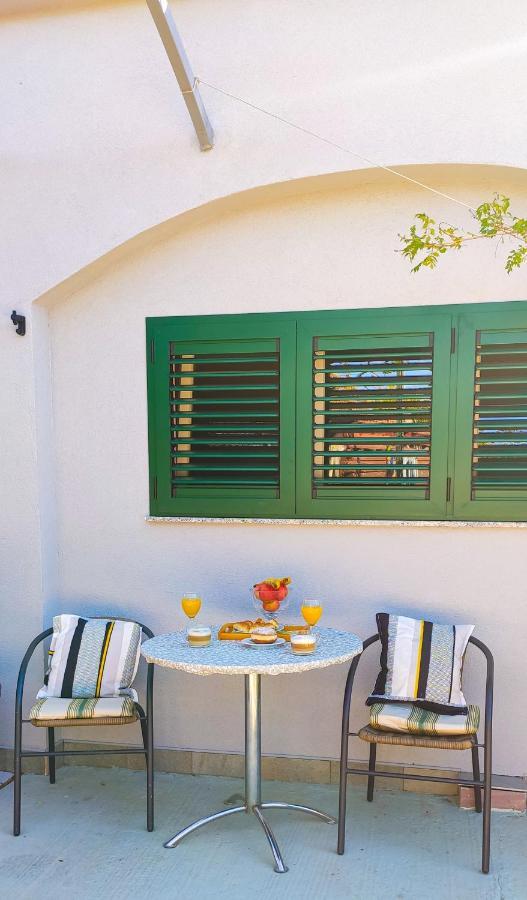 קרלובג Apartments Marija מראה חיצוני תמונה