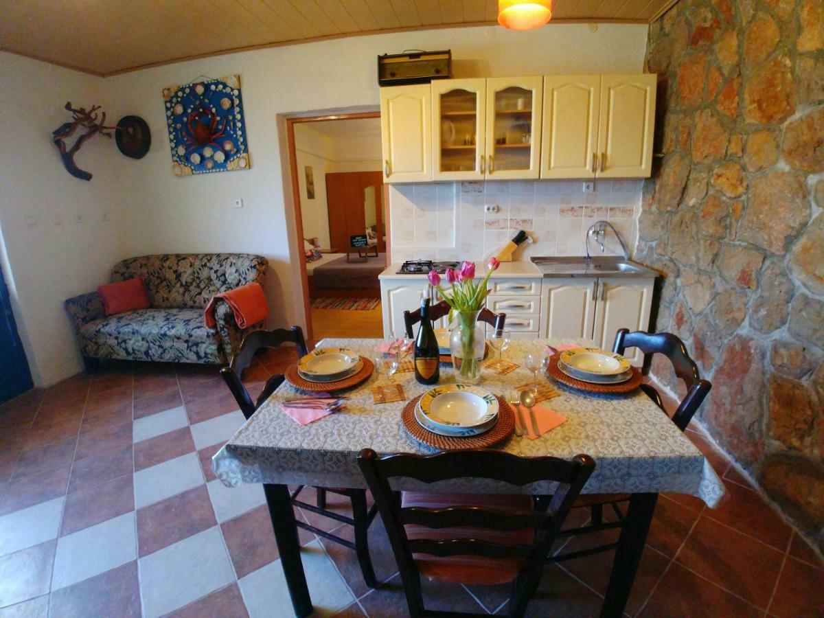 קרלובג Apartments Marija מראה חיצוני תמונה